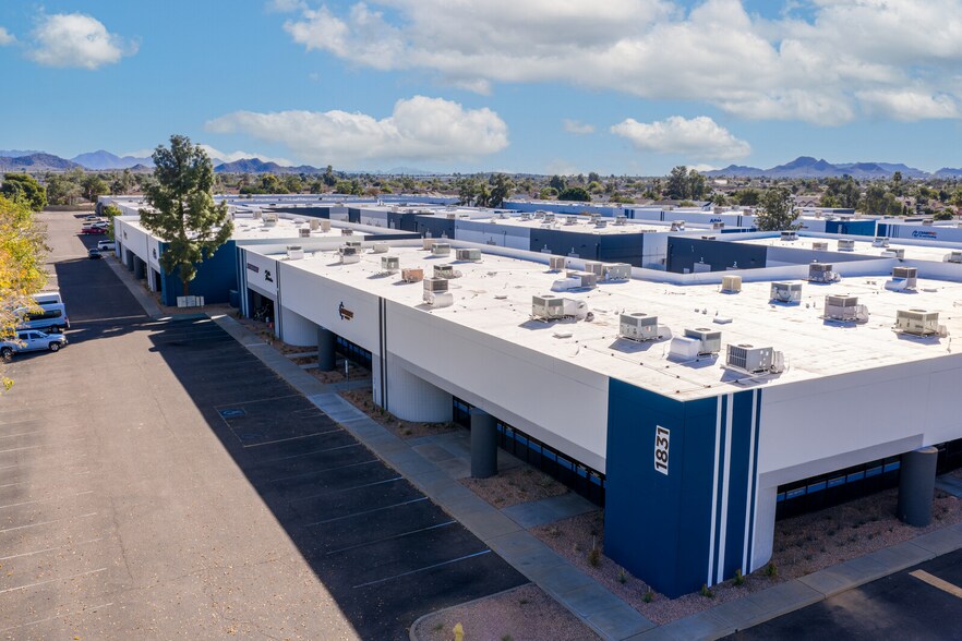 20805 N 19th Ave, Phoenix, AZ à louer - Photo du bâtiment - Image 2 de 8