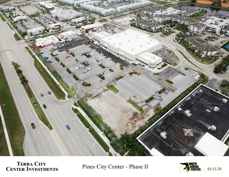 10200 Pines Blvd, Pembroke Pines, FL à louer - Aérien - Image 3 de 15