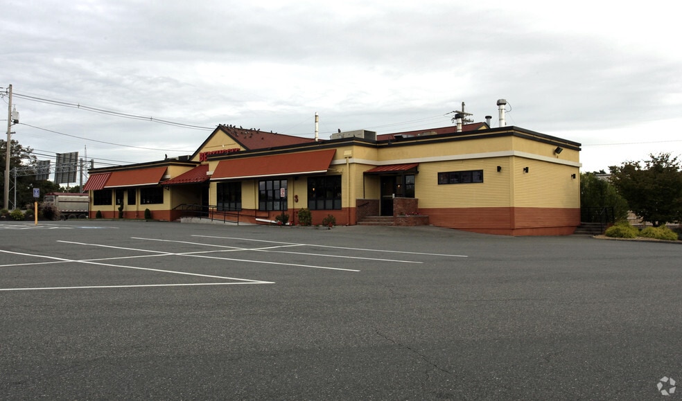 15 Newbury St, Peabody, MA for lease - Primary Photo - Image 1 of 4