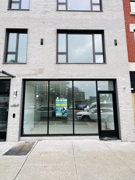 12-11 Jackson Ave, Long Island City, NY à louer - Photo du bâtiment - Image 3 de 5