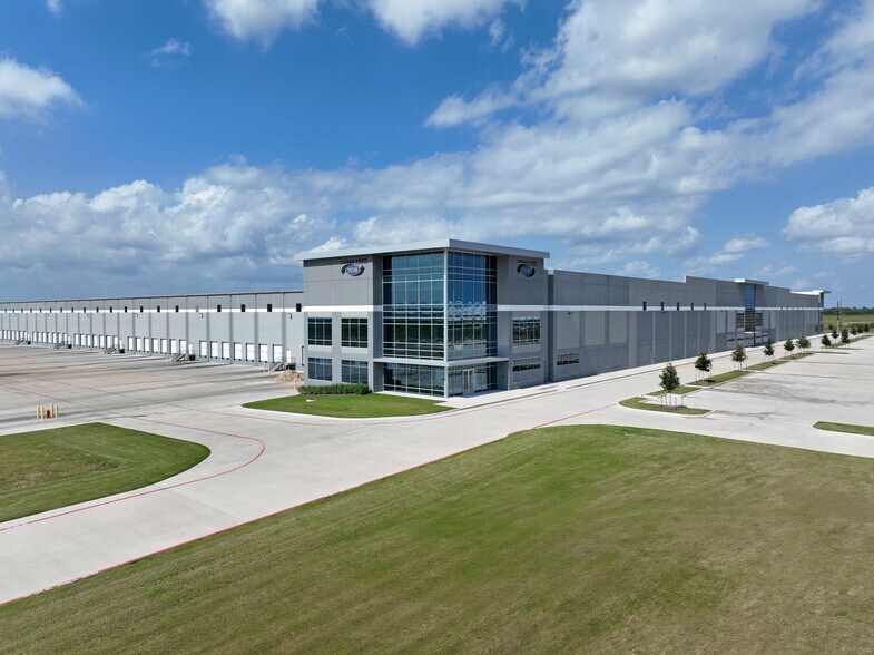 7505 Fisher Rd, Baytown, TX à louer - Photo du bâtiment - Image 3 de 10
