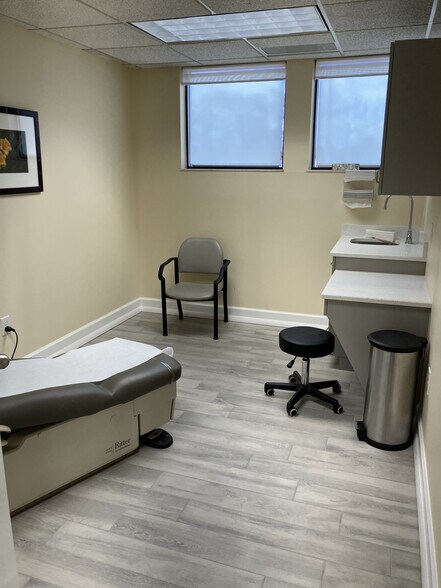 900 Pine St, Englewood, FL à vendre - Photo du bâtiment - Image 3 de 19