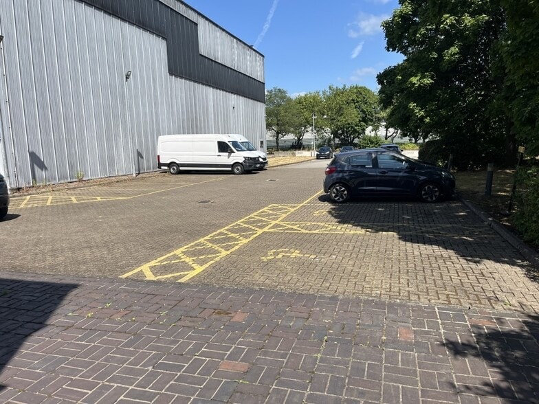 Meridian W, Leicester for lease - Building Photo - Image 3 of 3