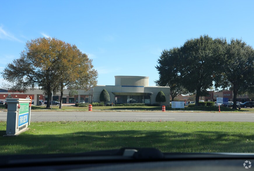 7060 Highway 6 N, Houston, TX à louer - Photo du bâtiment - Image 2 de 2