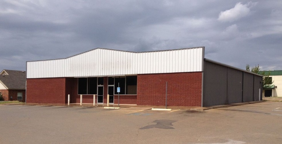 507 E Highway 33, Perkins, OK for sale - Building Photo - Image 1 of 1