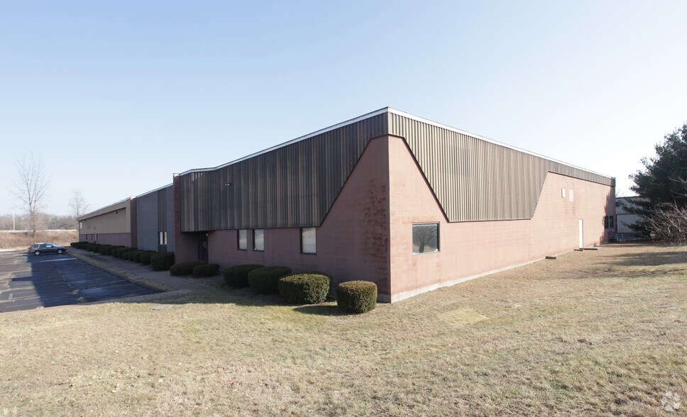 1220 Kennedy Rd, Windsor, CT à louer - Photo principale - Image 1 de 4