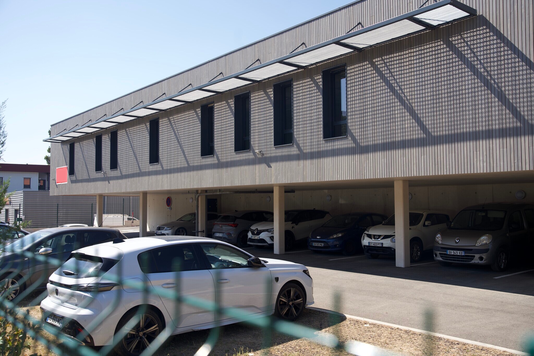 255 Avenue Des Chênes Verts, Brignoles for lease Primary Photo- Image 1 of 9