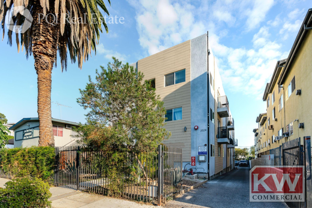 3324 N Chapman St, Los Angeles, CA à vendre Photo du bâtiment- Image 1 de 17