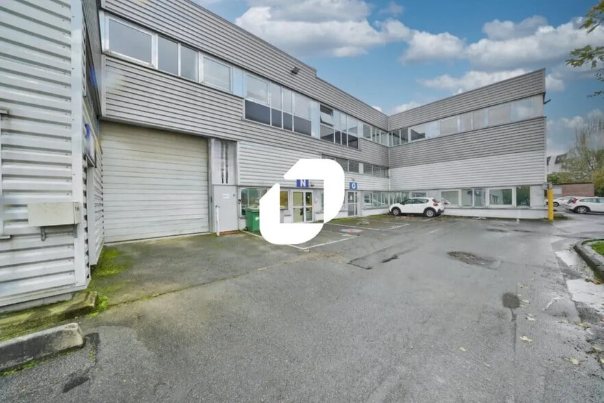 Flex in Fontenay-sous-Bois for lease - Building Photo - Image 2 of 2