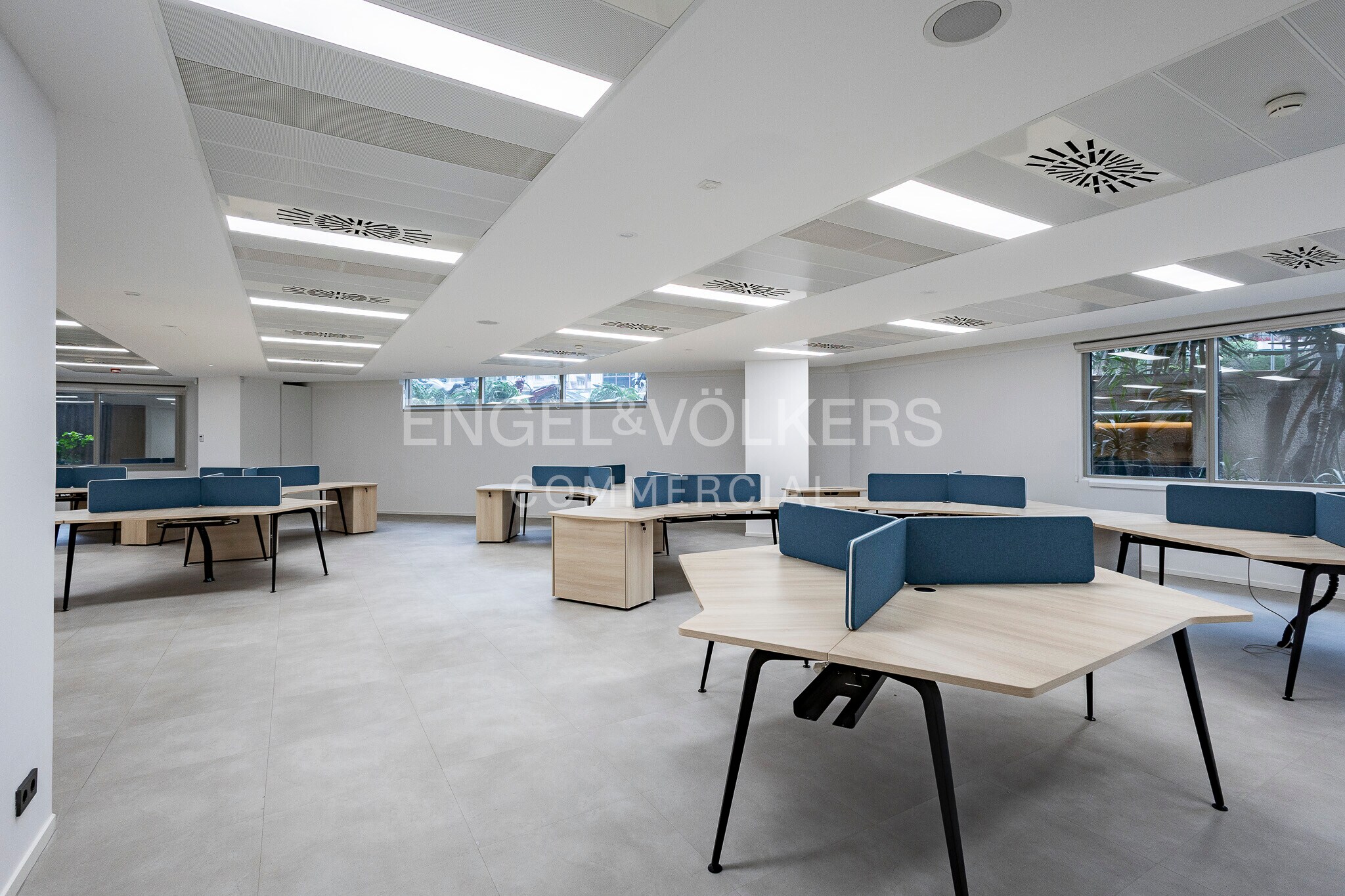 Office/Retail in Barcelona, Barcelona for lease Interior Photo- Image 1 of 6