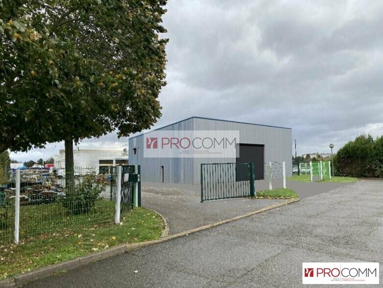 Retail in Mainvilliers for lease - Building Photo - Image 1 of 1