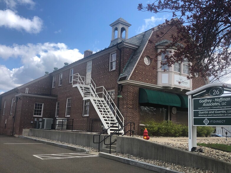 26 Broadway, North Haven, CT à louer - Photo du bâtiment - Image 2 de 4