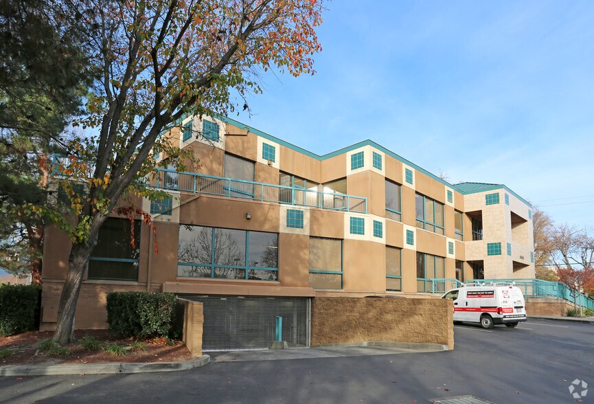 5000 Pleasanton Ave, Pleasanton, CA à louer - Photo du bâtiment - Image 2 de 8