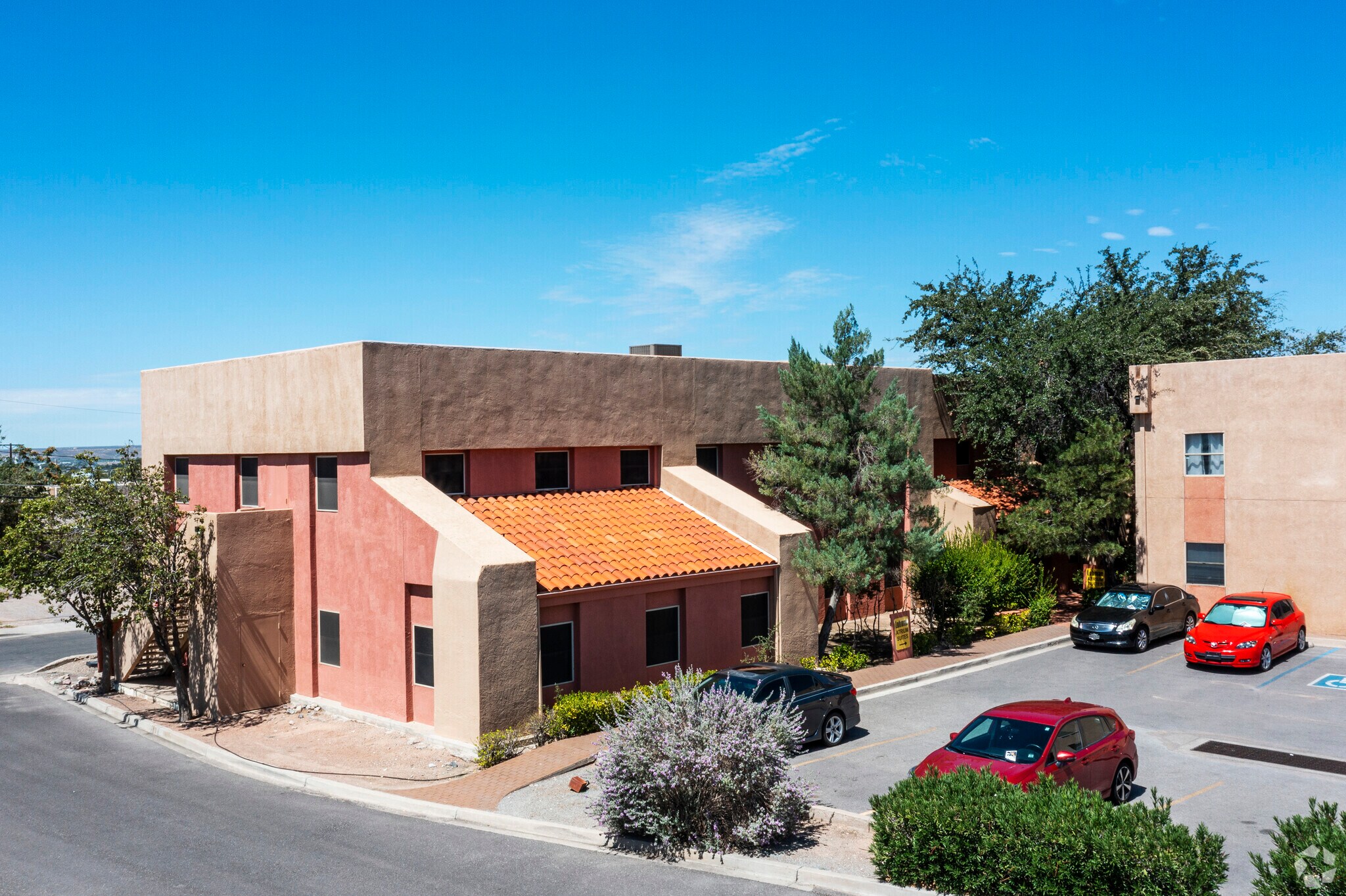 1990 E Lohman Ave, Las Cruces, NM for sale Primary Photo- Image 1 of 28