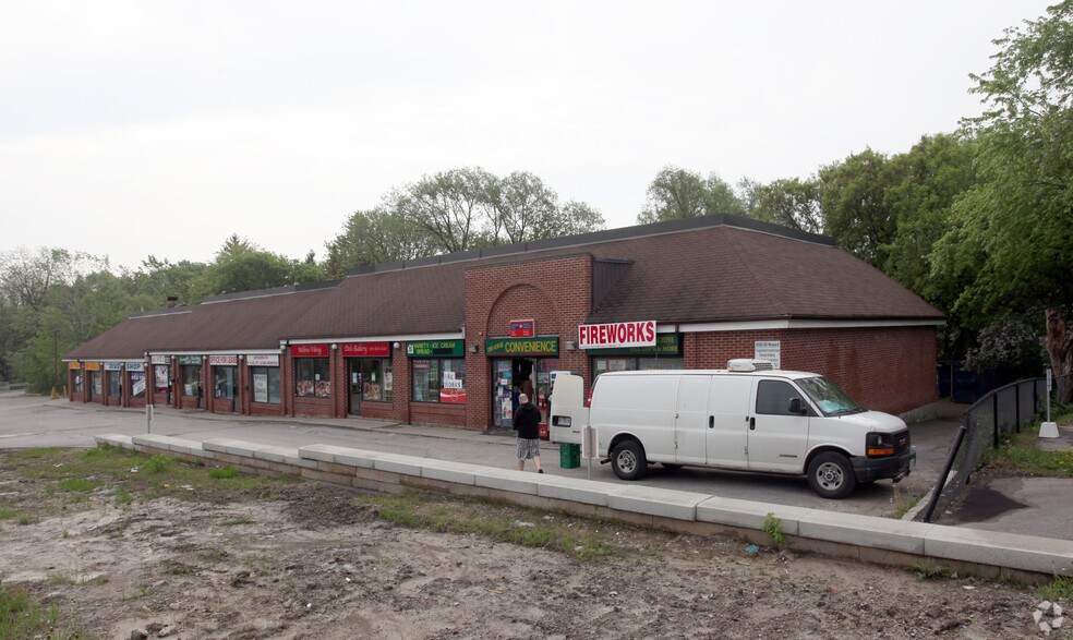 350 Davis Dr, Newmarket, ON for lease - Building Photo - Image 2 of 4