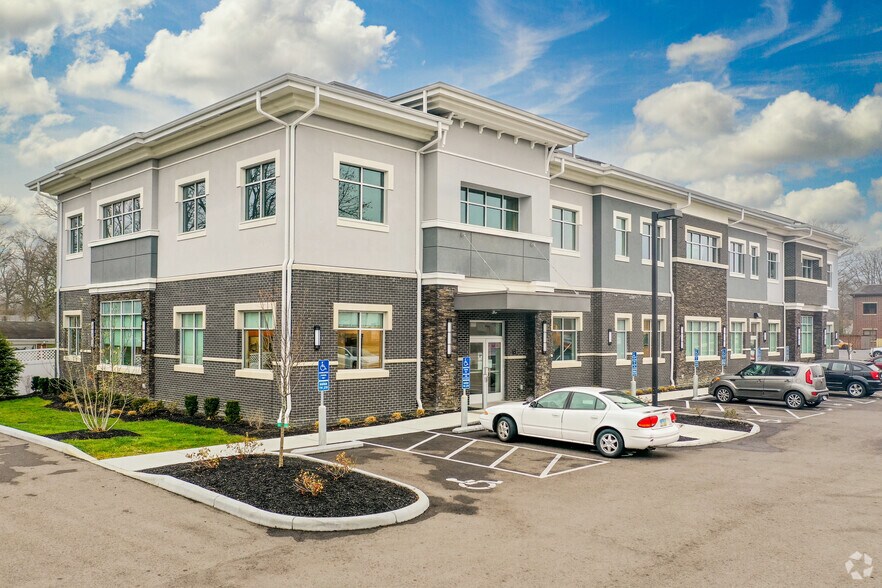 4665 E Galbraith Rd, Cincinnati, OH à louer - Photo principale - Image 1 de 6