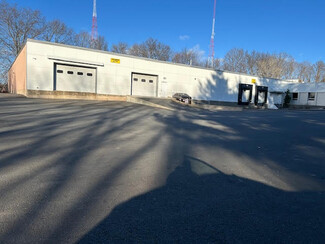 Move-in Ready Warehouse Space off of I-91 - Entrepôt