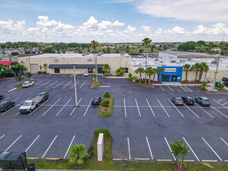 800-840 Mercy Dr, Orlando, FL for lease - Building Photo - Image 3 of 22