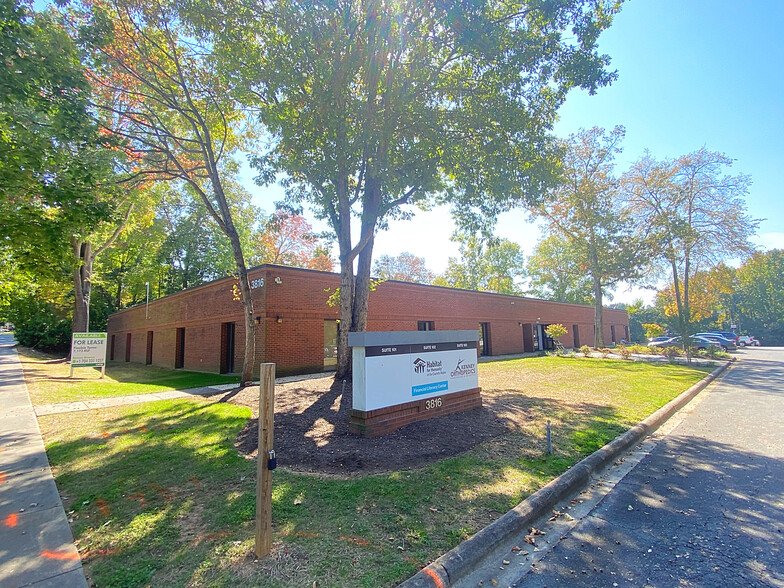 3816 Latrobe Dr, Charlotte, NC à louer - Photo principale - Image 1 de 4