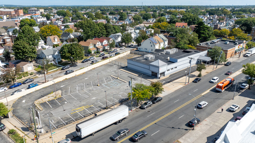 218-25 Hempstead Ave, Jamaica, NY for lease - Building Photo - Image 2 of 5