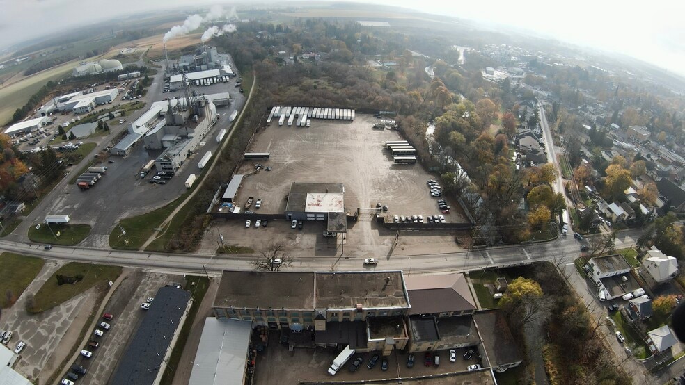 39 Arthur St N, Elmira, ON for lease - Building Photo - Image 1 of 5