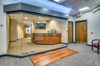 250 S Executive Dr, Brookfield, WI for lease Interior Photo- Image 2 of 11