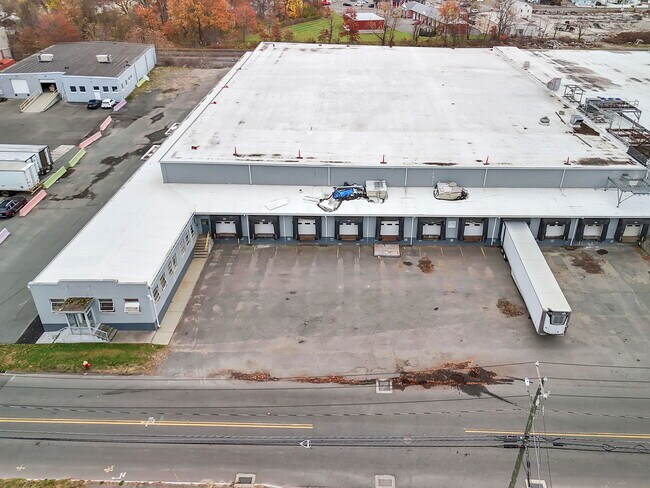 Plus de détails pour 241 Park Ave, East Hartford, CT - Industriel à vendre
