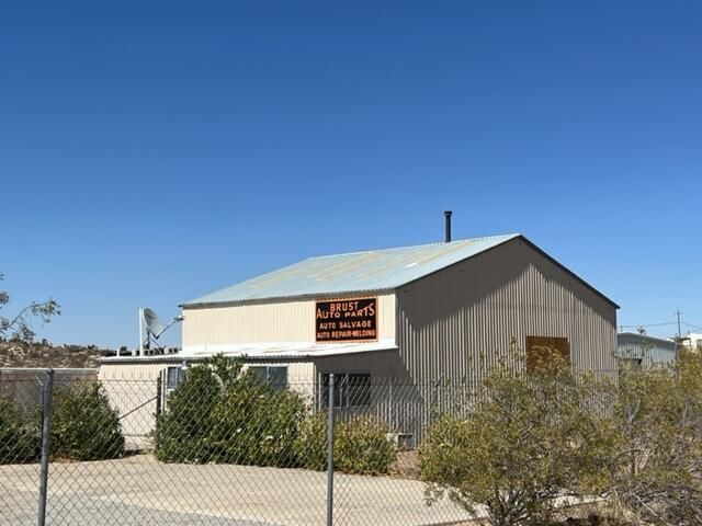 4181 Old Woman Springs Rd, Yucca Valley, CA à vendre Photo principale- Image 1 de 1