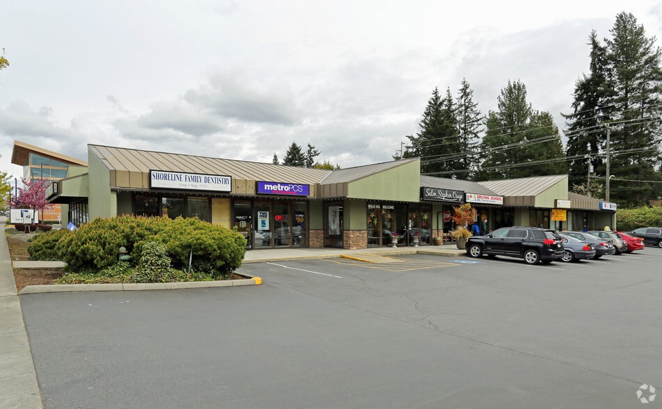 16300 Aurora Ave N, Shoreline, WA for lease - Building Photo - Image 1 of 2