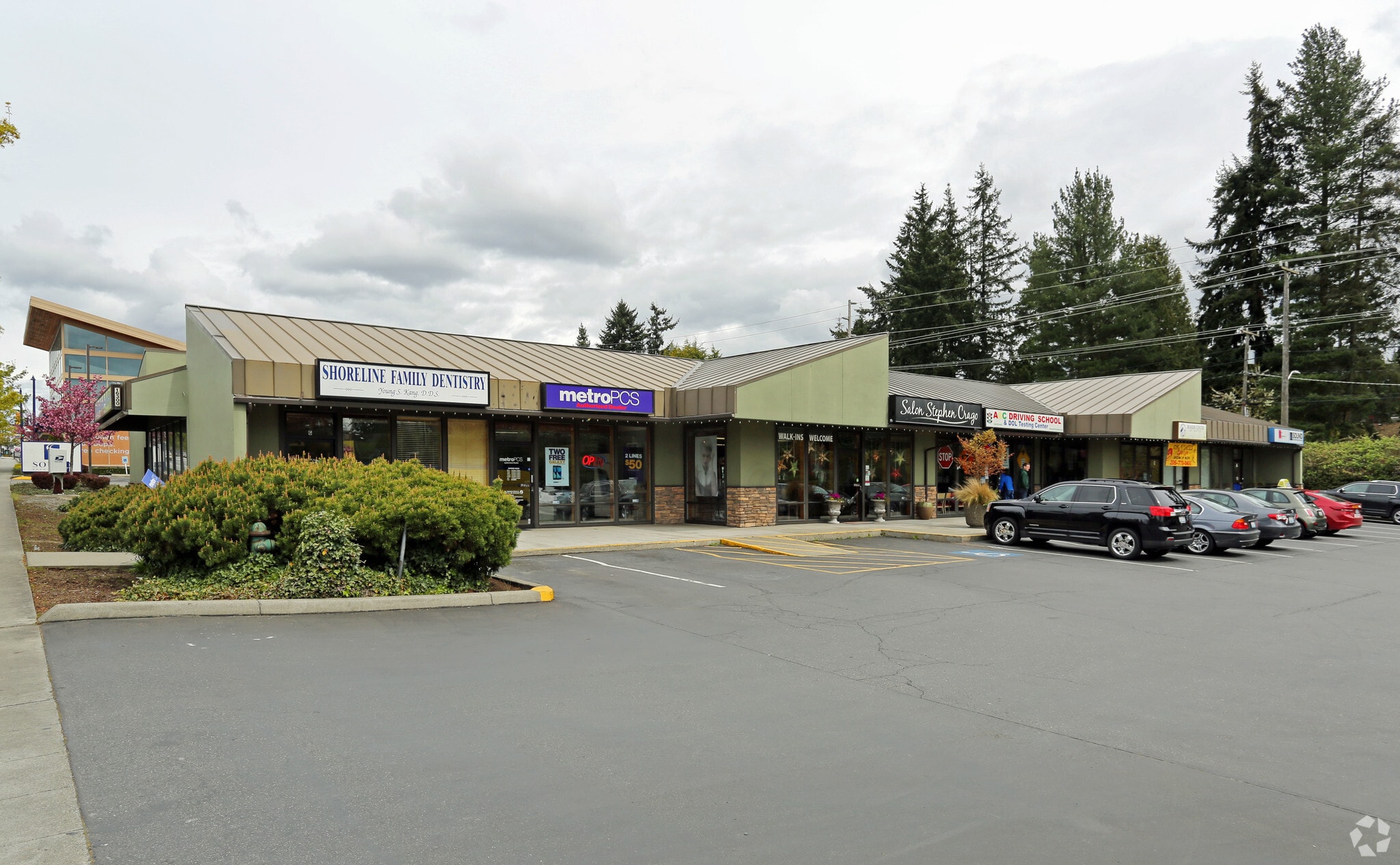 16300 Aurora Ave N, Shoreline, WA à louer Photo du bâtiment- Image 1 de 3
