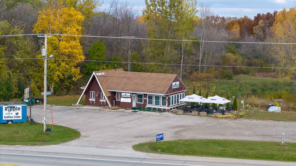 814 W State St, Fox Lake, WI à louer - Photo du bâtiment - Image 3 de 14