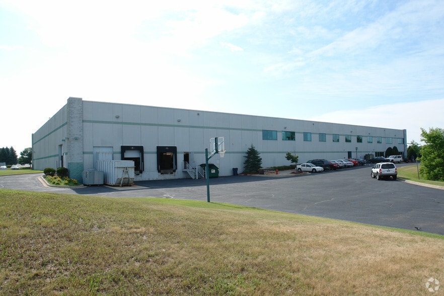 10900 S Nesbitt Ave, Bloomington, MN à louer - Photo du bâtiment - Image 3 de 3