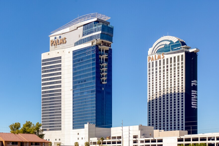 4381 W Flamingo Rd, Las Vegas, NV à louer - Photo du bâtiment - Image 3 de 4