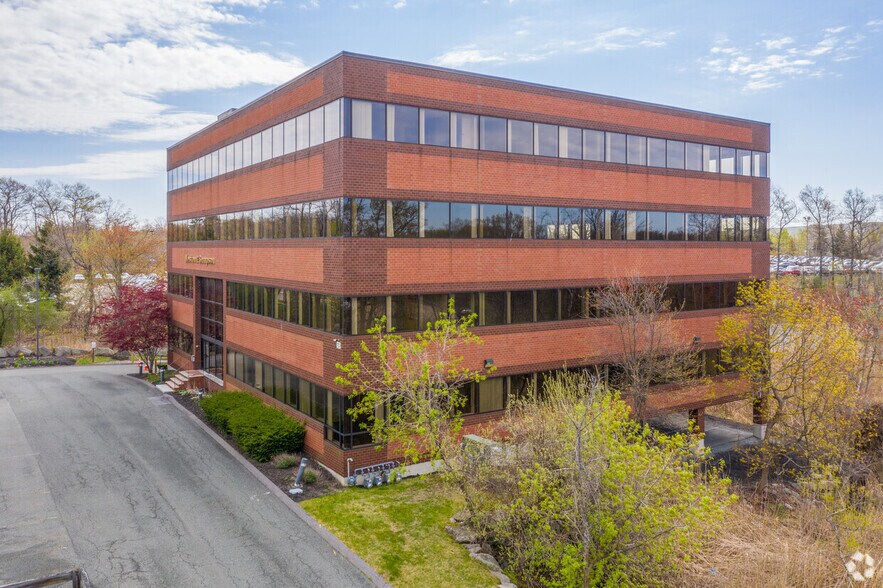 5 Centennial Dr, Peabody, MA à louer - Photo du bâtiment - Image 3 de 7