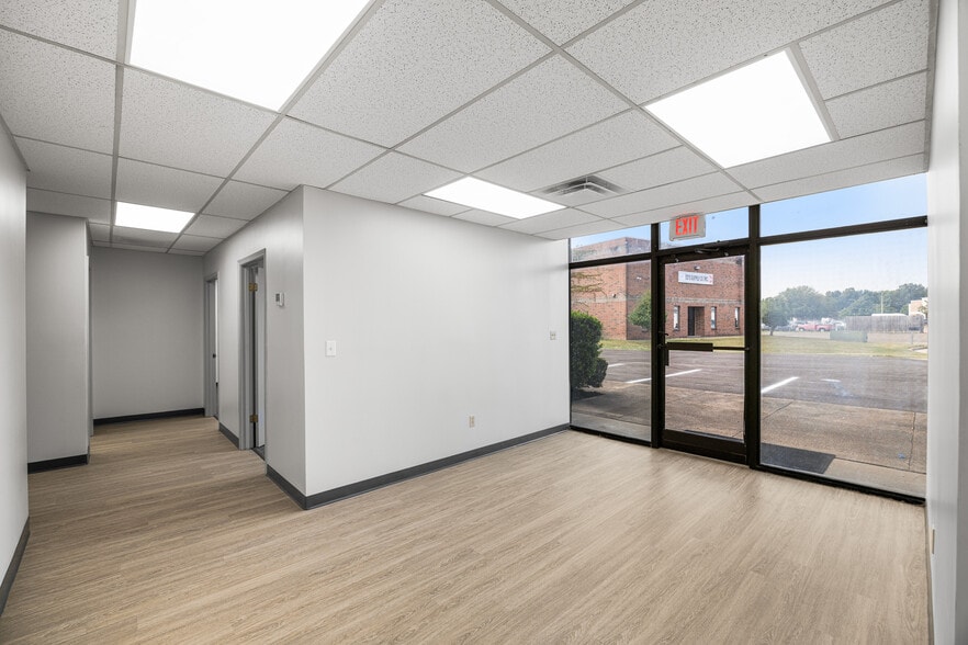 6750-6756 Buckles Cv, Memphis, TN for lease - Building Photo - Image 3 of 7