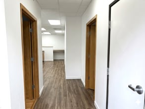 8112-8116 112th Street Ct E, Puyallup, WA for lease Interior Photo- Image 1 of 6