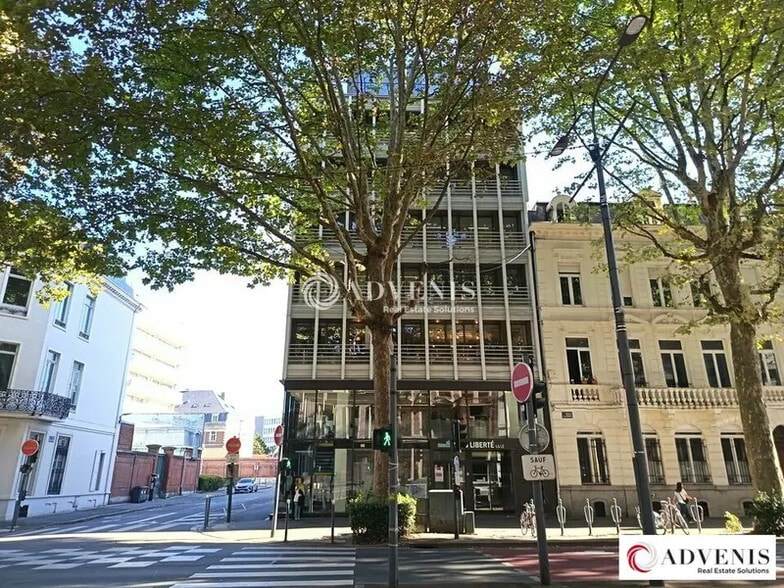 Office in Lille for lease - Building Photo - Image 1 of 11