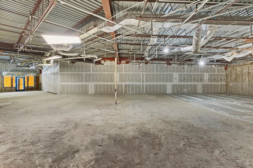 6001-6197 SE Federal Hwy, Stuart, FL for lease - Building Photo - Image 3 of 7