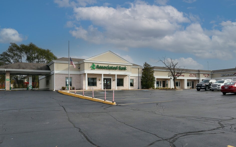 10900-10910 N Main St, Richmond, IL à vendre - Photo du bâtiment - Image 1 de 2