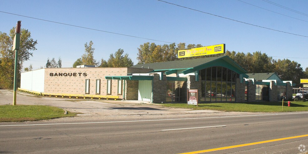 100 Gratiot Ave, Marysville, MI for sale - Building Photo - Image 2 of 5