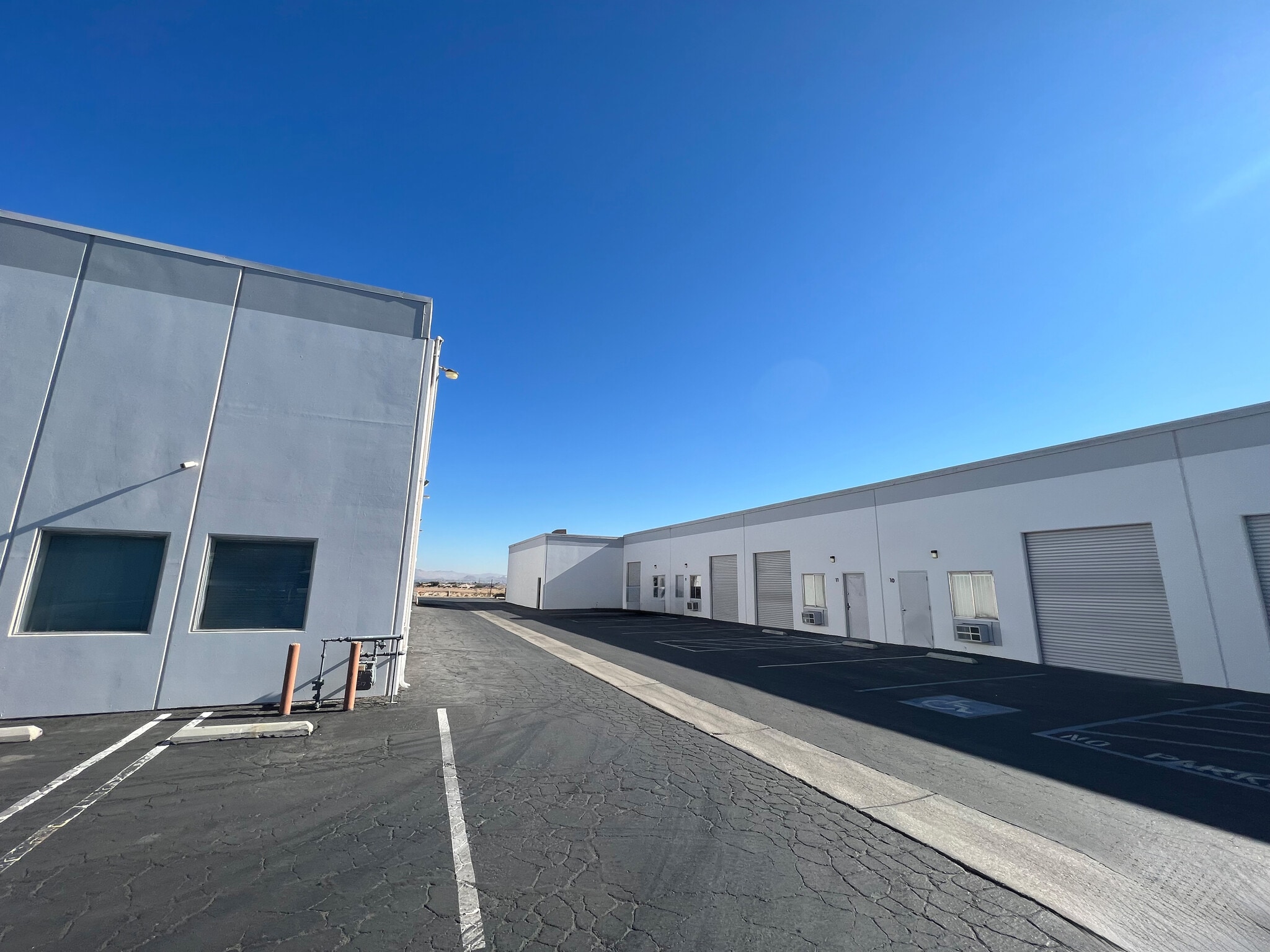 17525 Alder St, Hesperia, CA for lease Interior Photo- Image 1 of 2