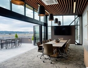 8555 Perimeter Rd S, Seattle, WA for lease Building Photo- Image 2 of 7