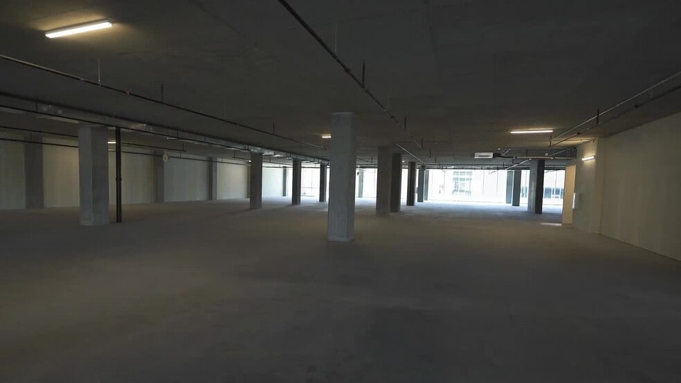 224 W Hill St, Chicago, IL à louer - Vidéo sur l’inscription commerciale - Image 2 de 17