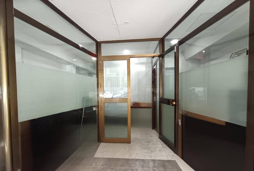 Retail in Córdoba for sale - Interior Photo - Image 1 of 11