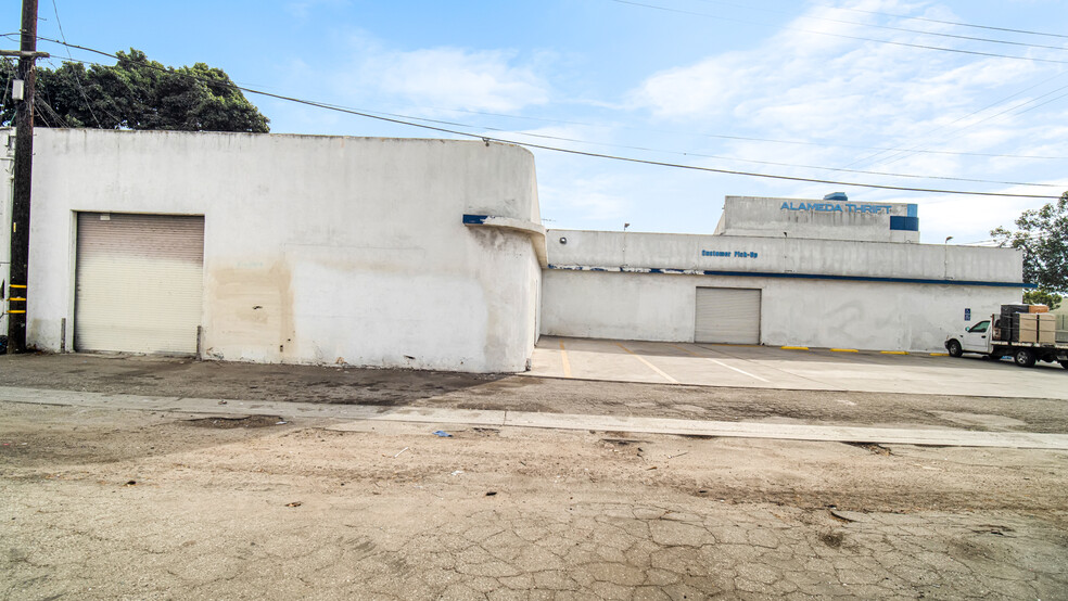 134 Alameda E St, Compton, CA for sale - Building Photo - Image 3 of 13