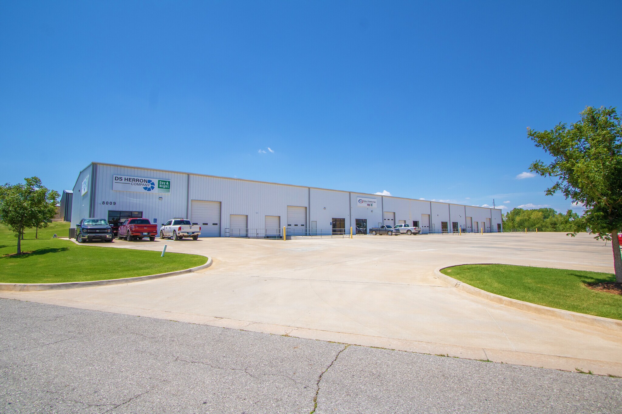 8009 N Glade Ave, Oklahoma City, OK for lease Building Photo- Image 1 of 3