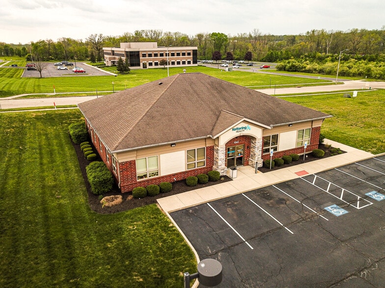 1045 Channingway Dr, Fairborn, OH à vendre - Photo du bâtiment - Image 2 de 6