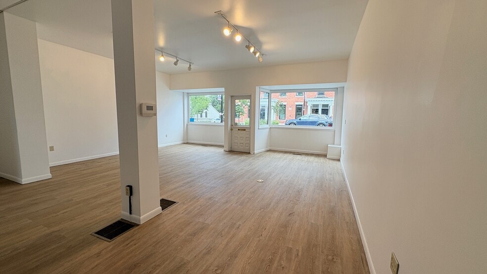 203 Warren St, Hudson, NY for lease - Building Photo - Image 2 of 9