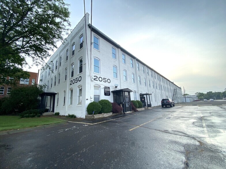 2050 S High St, Columbus, OH à louer - Photo du bâtiment - Image 1 de 21