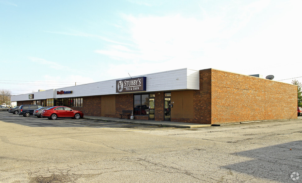 108-120 Antioch Dr, Elyria, OH for lease - Building Photo - Image 2 of 4